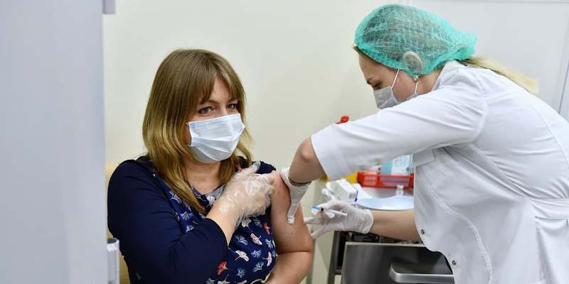 Роспотребнадзор дал несколько советов тем, кто собирается вакцинироваться от коронавируса