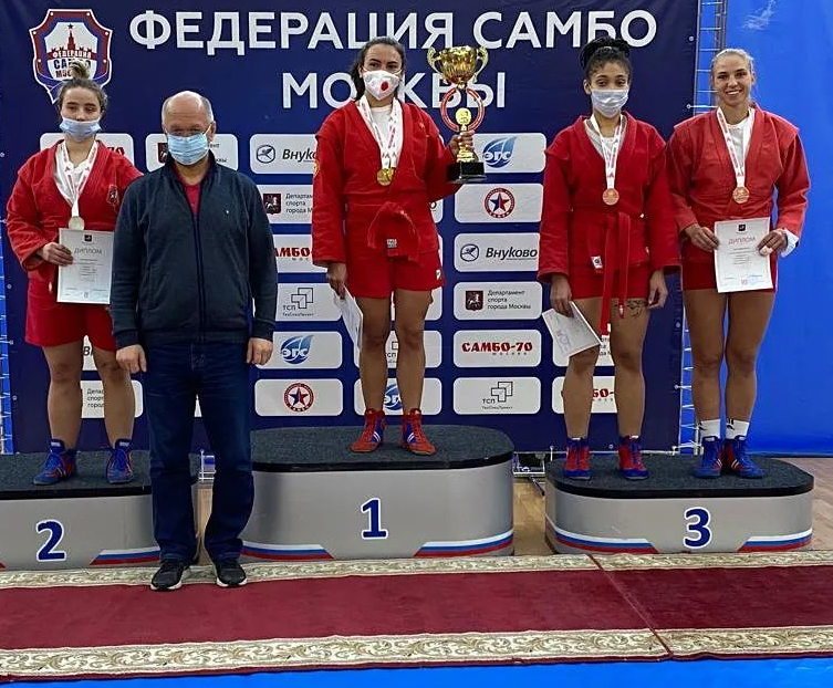 Самбистки с Вятской завоевали призовые места на городском чемпионате